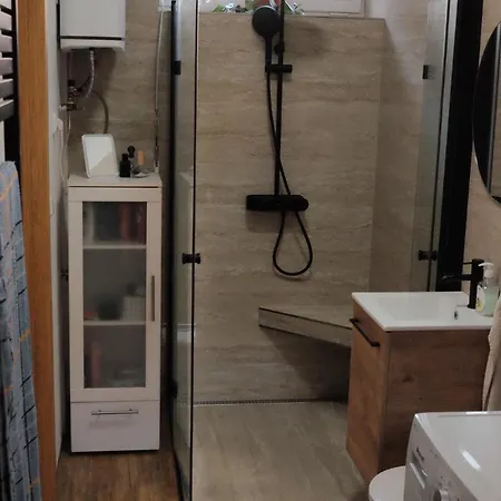 Hanacke Apartment *